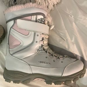 Quest insulated boots worn once size 6